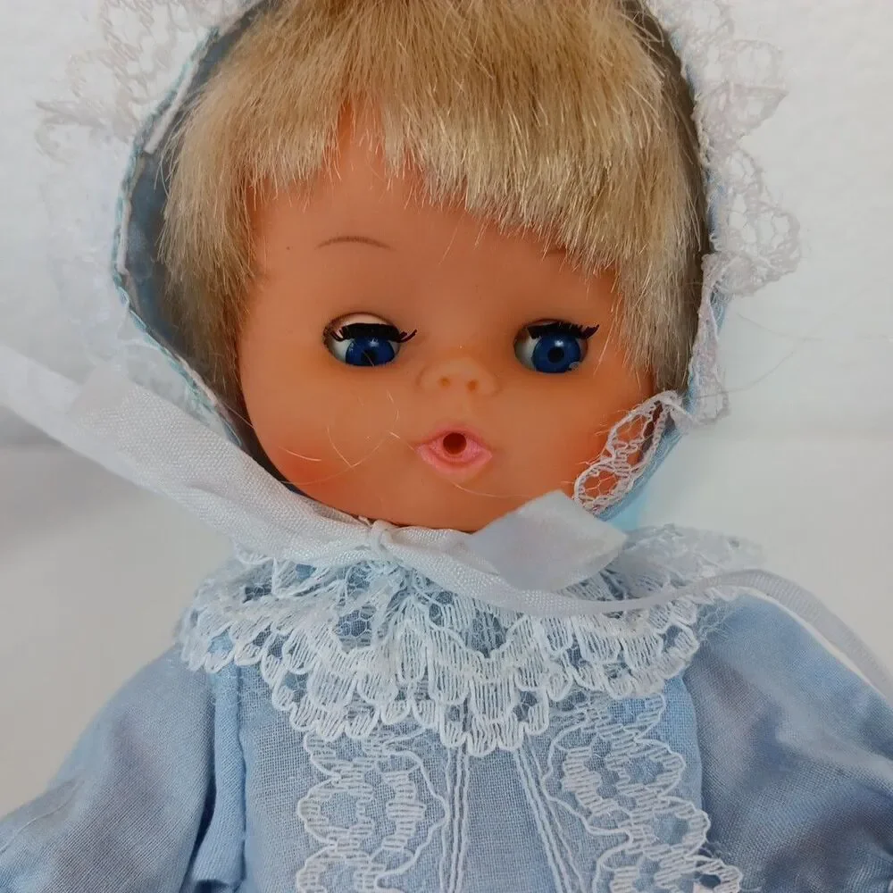 Vintage Dolls in Crib with Bottle Plastic Made in Hong Kong 7